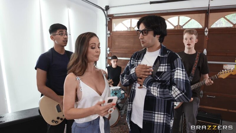 Absolute MILF Cherie Deville having sex with Diego Perez