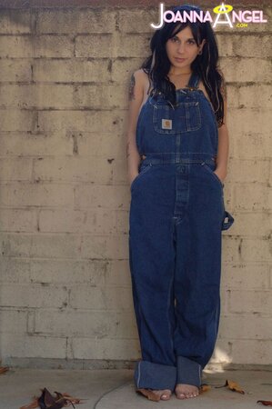 Punk babe Joanna Angel reveals her boobs before stripping