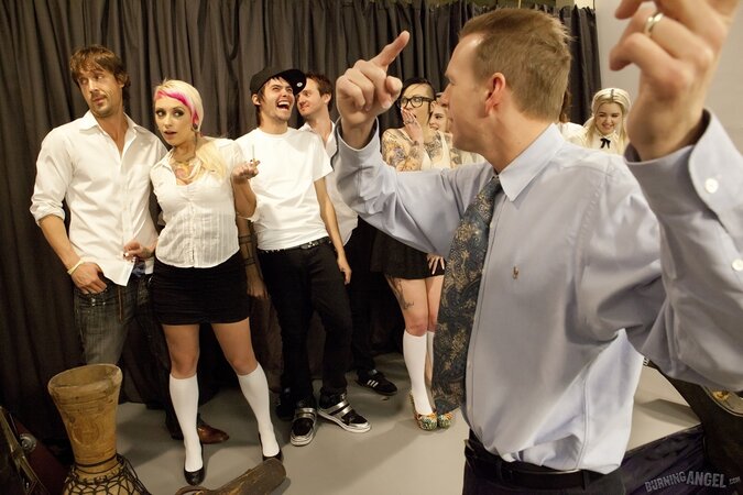 parky Sin Claire gets her vocal cords lubed and her ass fucked