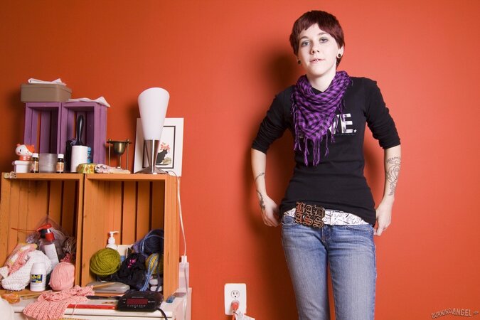 Short-haired hipster cutie Snips reveals her bald pussy after removing her cotton panties