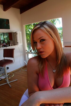 Alexis Texas showing her amazing ass on camera after the workout