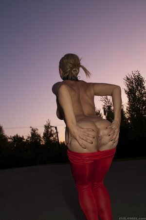 Lea Lexis shows off her natural jugs and cunt with Bibi Noel, Omar Galanti, Steve Holmes, and Zorah White