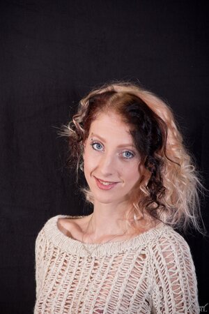 Amateur starlet with blue eyes and a skinny body posing for you