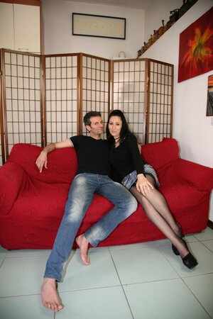 Big booty slut Luna Dark fingered as foreplay for the banging