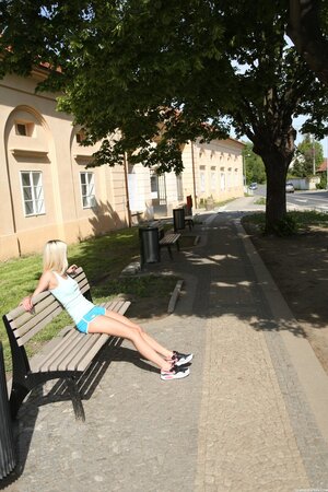 Nick Ross gives Joleyn Burst a pussy licking and a thorough outdoor fucking