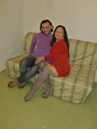 Older Italian lady Fabiana B enjoys eating jizz from hand