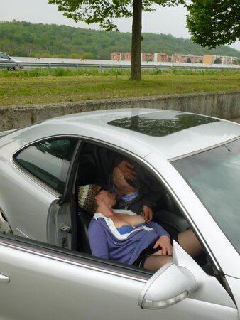 PD Claudio fucks a mature woman in cap under the open sky