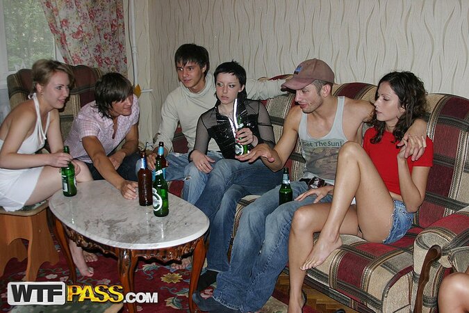 Natalie Austin, Barbara Voice, Leona and April enjoy drunk hardcore group sex