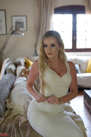 Milla Vincent wants you to grip her throat harder, fuck it