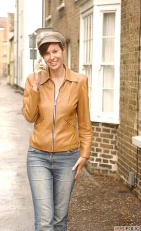 Amanda Swan strips her sexy underwear to expose her large big tits