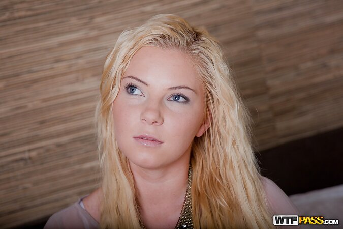 Ilana shows off her shaved pussy while undressing