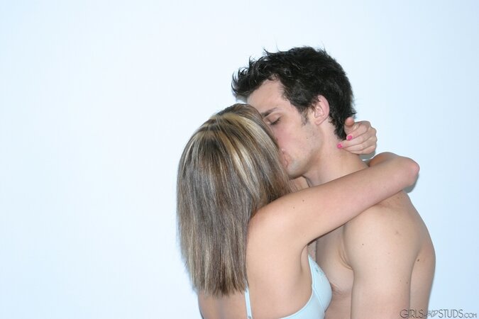 Adorable amateur girl is ready for some serious humping