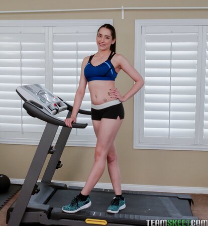 Kyra Rose exercises completely naked in the gym