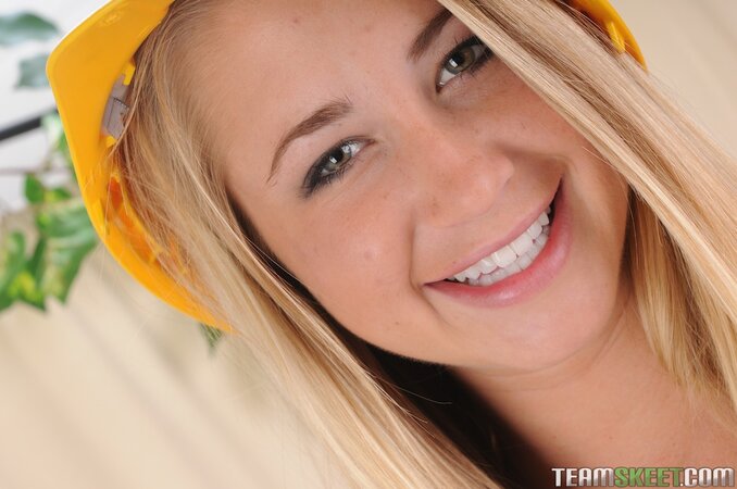 Casi James flaunts her hot teen ass and natural tits