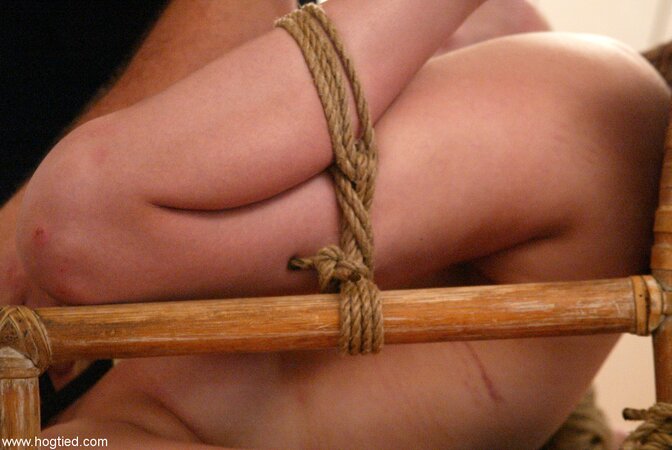 Knots with subby girls that don't get cocks to brush their lips