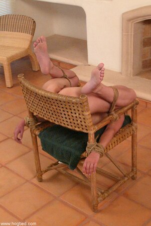 Knots with subby girls that don't get cocks to brush their lips