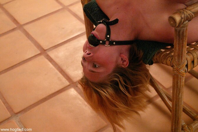 Knots with subby girls that don't get cocks to brush their lips