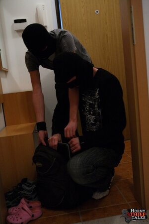 Wicked double fuck for a submissive teen who gets robbed