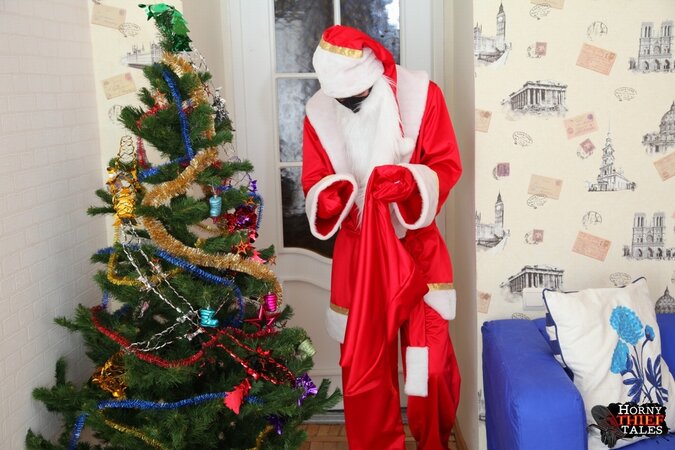 Krystal Boyd gets banged and jizzed on by Santa Claus in ski mask