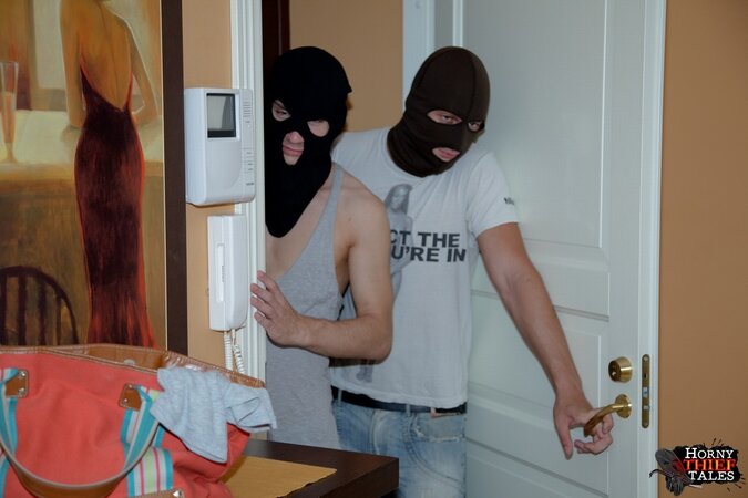 Amber Hardin has two fucking deranged robbers all over her