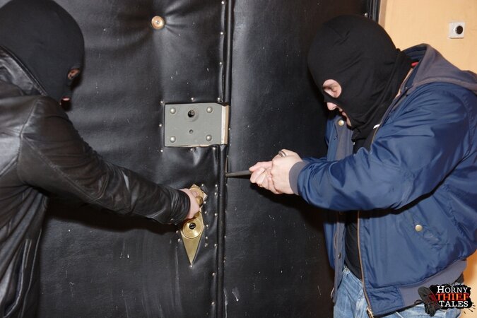 Robber grabs her head, fo**s her to take it all & his mate helps