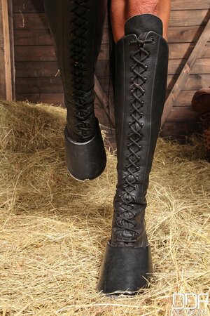 Annett the BDSM bitch is going to get off with this humiliation