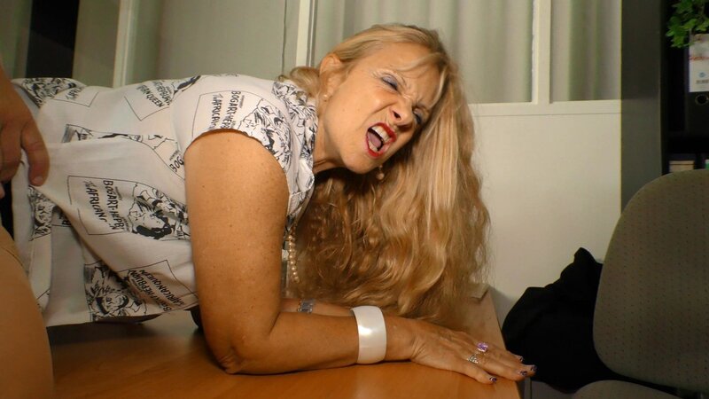 Makes her hold his dick deep inside her pussy even tho it's BIG