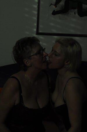 Guys arrive for a group fuck with amateur German matures