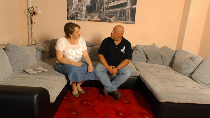 Old lady with perfect body is going to ride his hard dick