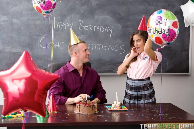 Nice girl with a pretty face wants his dick in her mouth