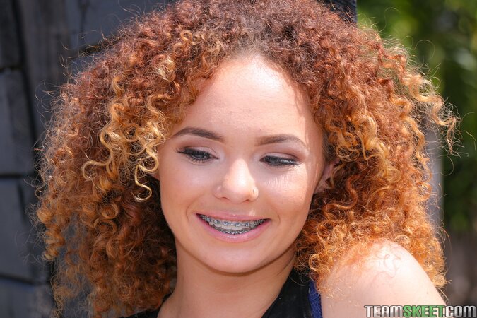 Eli Luxx is happy to worship his boner, it's ALL sloppy