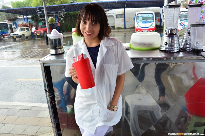 Colombian cutie shows off her body in public, then in private