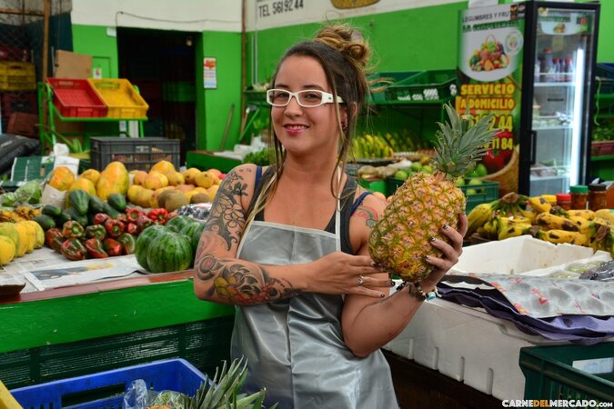 Cute glasses girl refuses to take them off before sucking