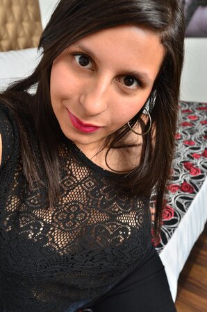 Hips that don't lie, they scream for dick in a solo scene