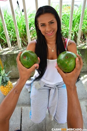 That insane hourglass shape makes her one of the best amateurs