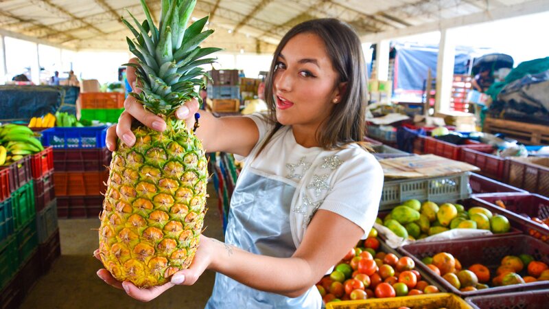Lorena Castro is ready to get rammed sideways on the bed