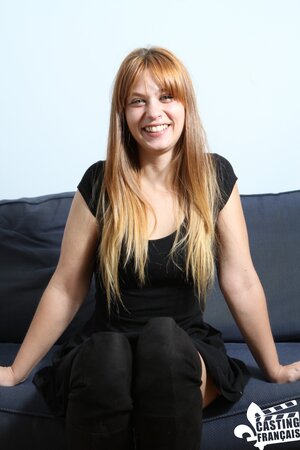 Blonde shows us why her pussy is always wet for hard dick