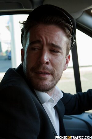 UK stunner teases her limo driver, endurance test passed