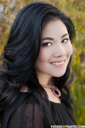 Czech girl with a damn fine body shares public, priceless moment