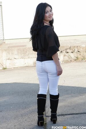 Czech girl with a damn fine body shares public, priceless moment