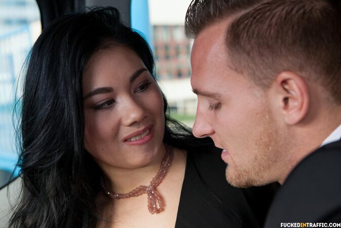 Czech girl with a damn fine body shares public, priceless moment