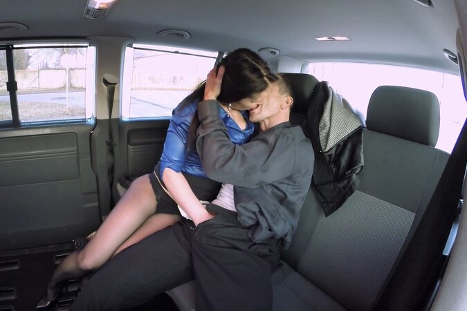 Dude jackhammering a tight brunette in the backseat