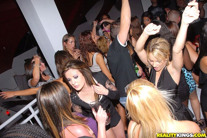 Very considerate group fucking session with the hottest girls