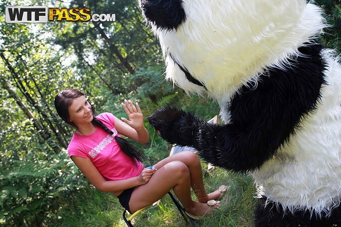 Kira Stone petite outdoor panda fuck and jizzed