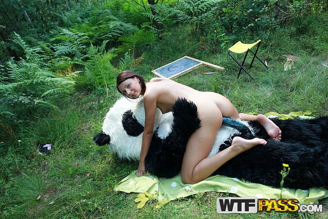 Kira Stone petite outdoor panda fuck and jizzed