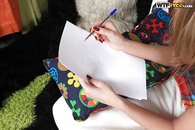 Pretty girl fucks her own asshole while her toy watches