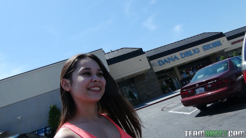 Inked Mika Sparx blows Carson Grundle stranger dick in car