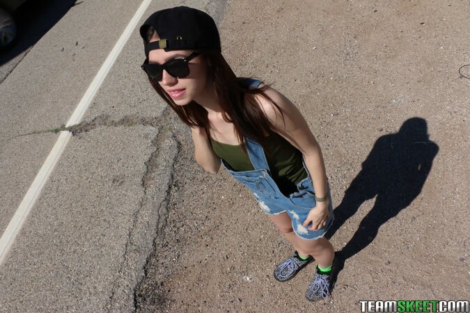 Dorky teen Lucie Cline sucks cock after ditching her overalls