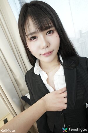 Brunette shows confidence and gets banged by an Asian peen