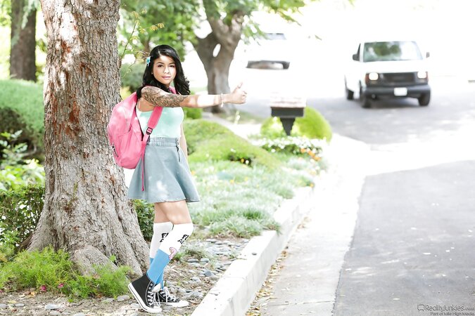 For free ride enticing Latina babe has to suck and ride driver's fat cock